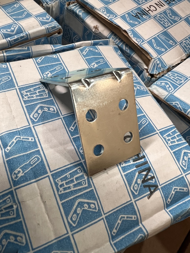 EQUERRE COUDEE 40 MM