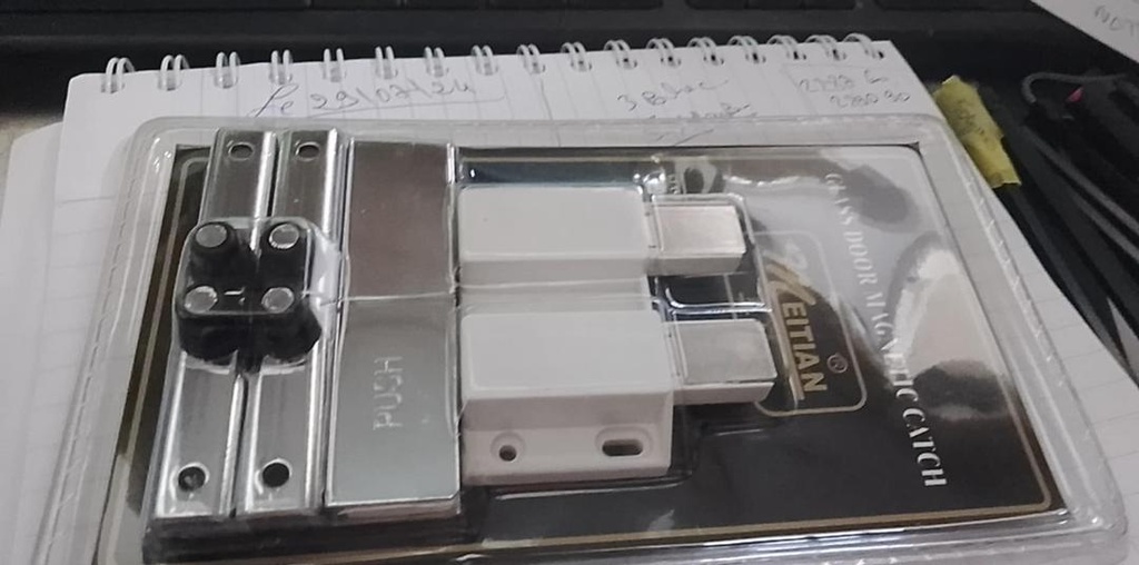 LOQUETEAU INOX MAGNETIQUE TIP-ON POUR VITRE